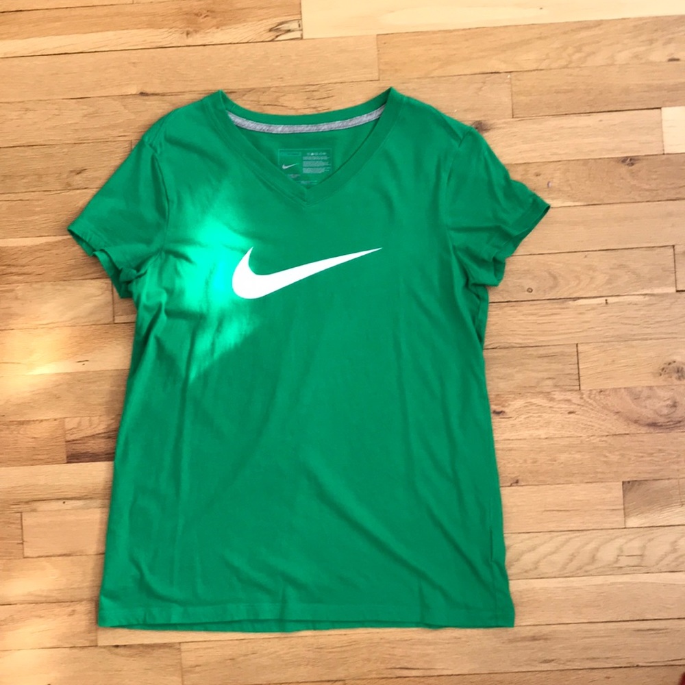 Nike green t shirt